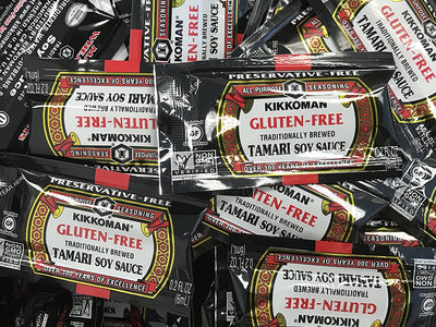 Kikkoman Gluten-Free Tamari Soy Sauce Single Portion Packs (50 Pack-6 mililiter)